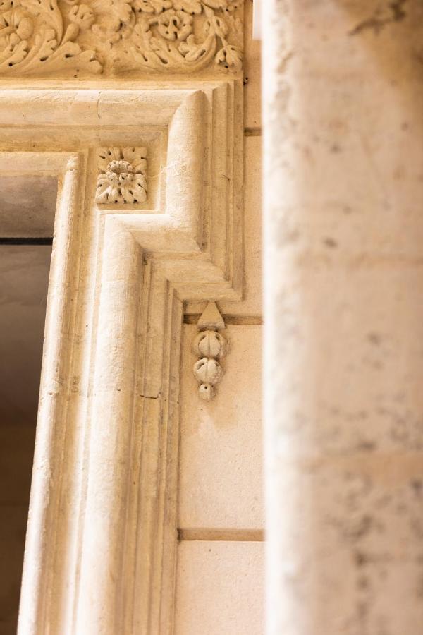 Chateau De Collias Exterior photo